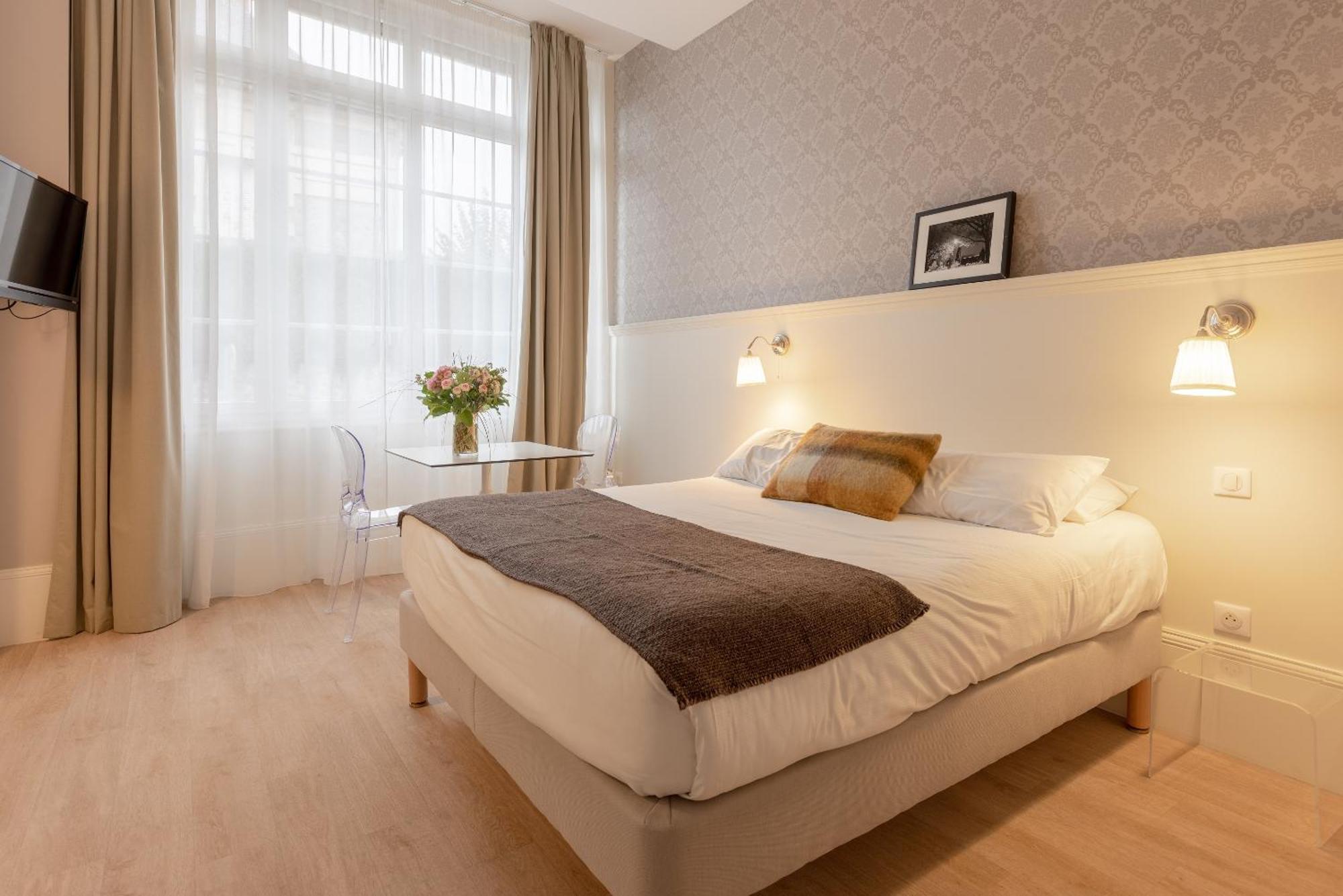 La Maison Blanche - Apparthotels De Charme Chic & Cosy A 350M Du Coeur De Ville De Limoges - Acces Autonome Ruang foto